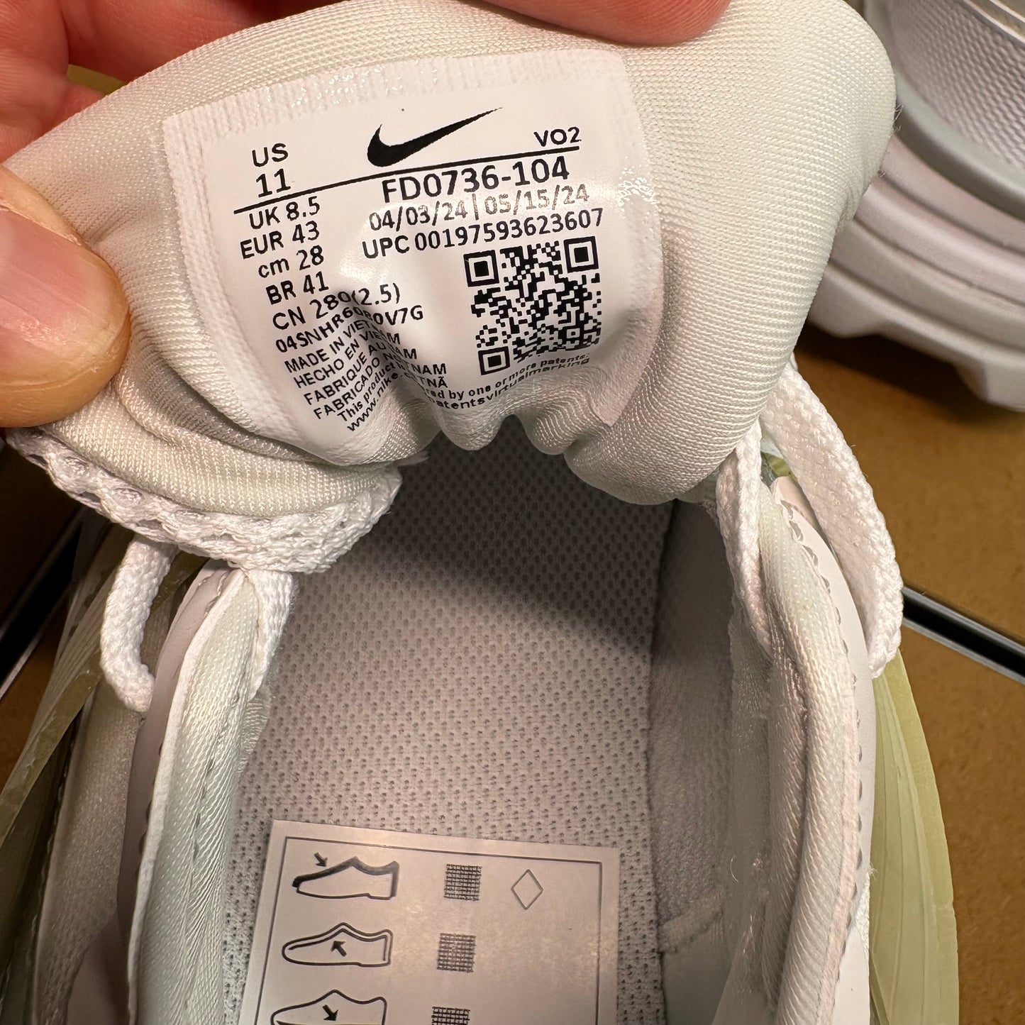 NIKE V2K Run Sneaker FD0736-104 - mit Box OHNE Deckel
