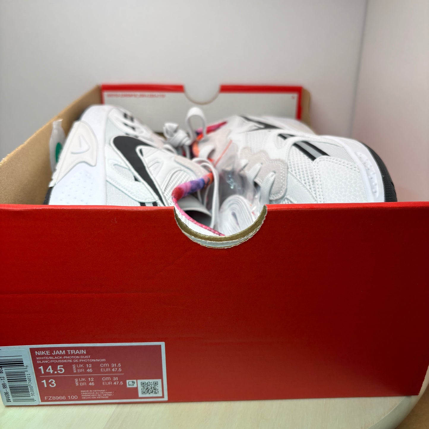 NIKE Jam Sneaker FZ8966-100 - mit Box OHNE Deckel