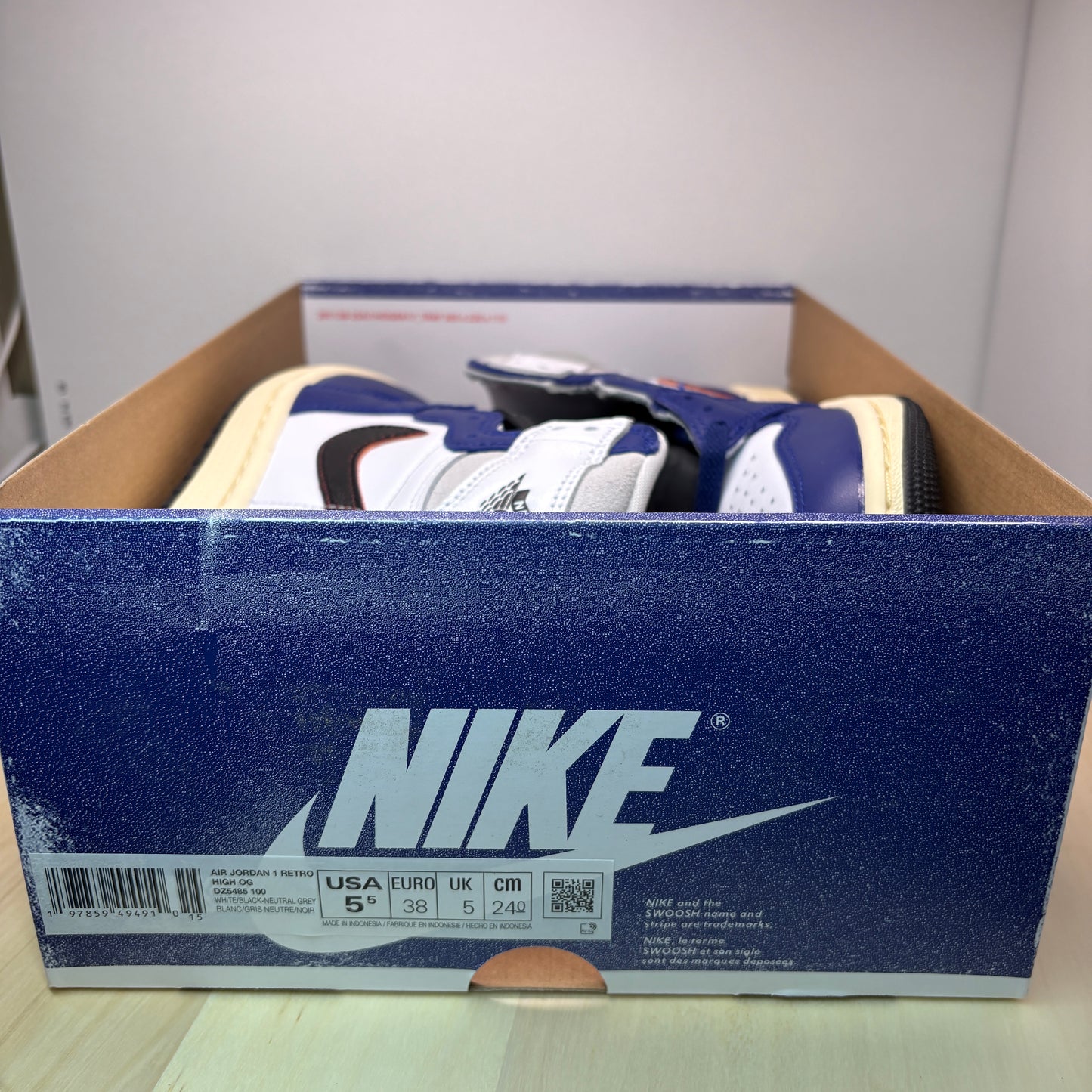 Jordan 1 Retro High OG Sneaker DZ5485-100 - mit Box OHNE Deckel