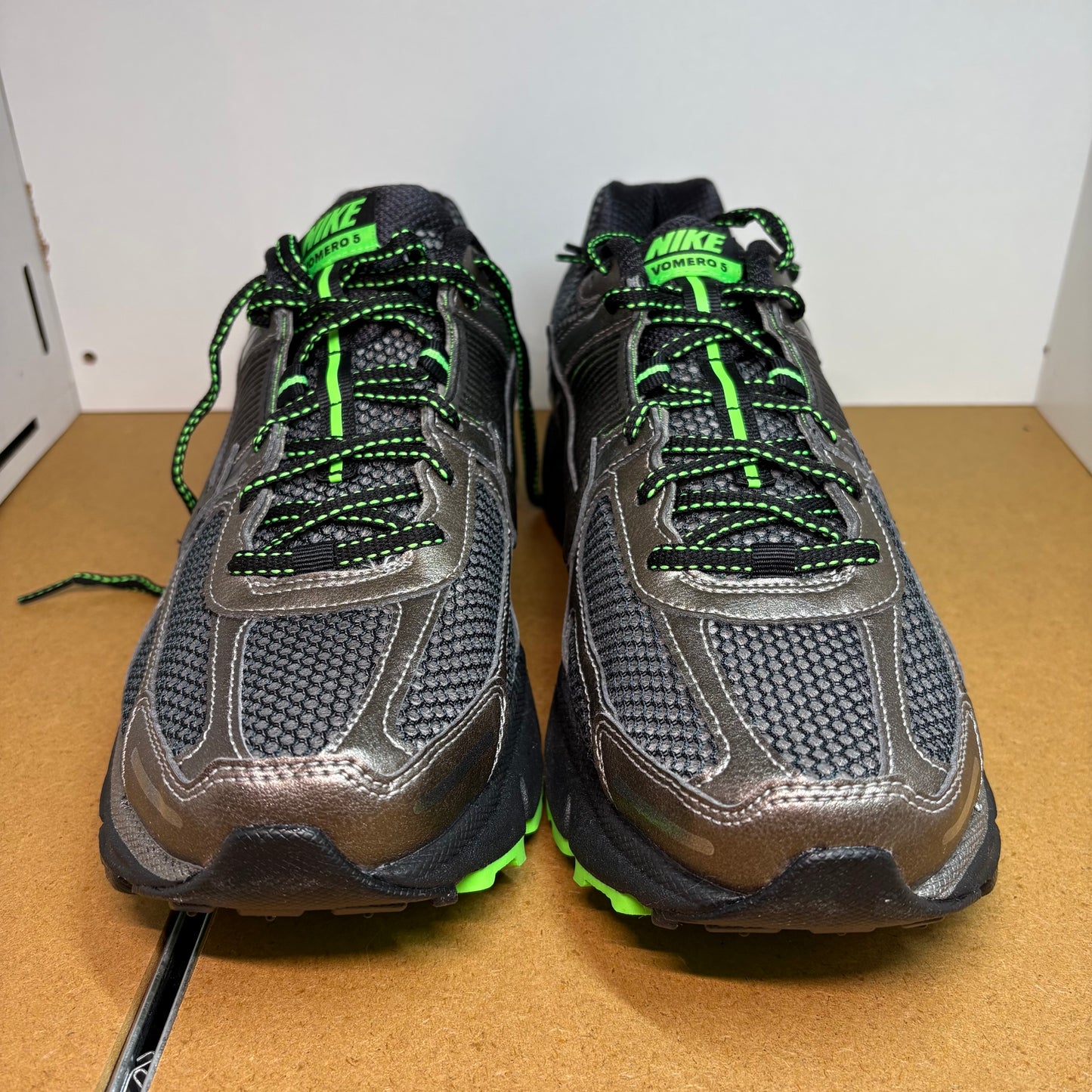 NIKE Zoom Vomero 5 SE Herren Sneaker IB2988-001 - mit Box OHNE Deckel