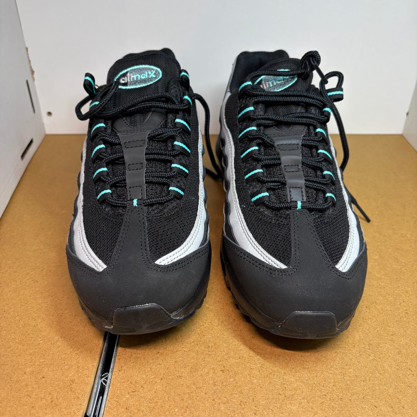 NIKE Air Max 95 Schwarz Aurora Grün Herren Sneaker HV6062-001 - mit Box OHNE Deckel