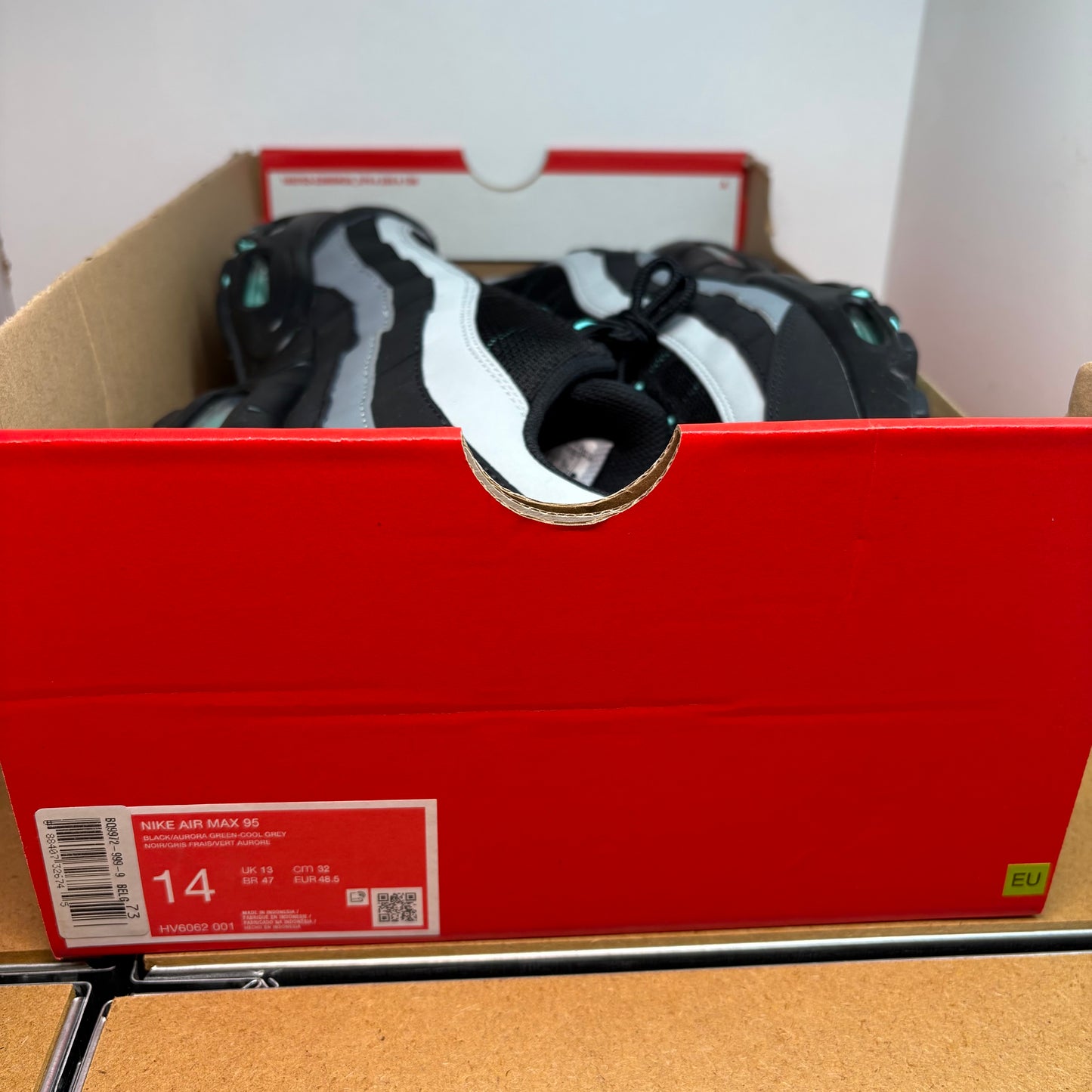 NIKE Air Max 95 Schwarz Aurora Grün Herren Sneaker HV6062-001 - mit Box OHNE Deckel