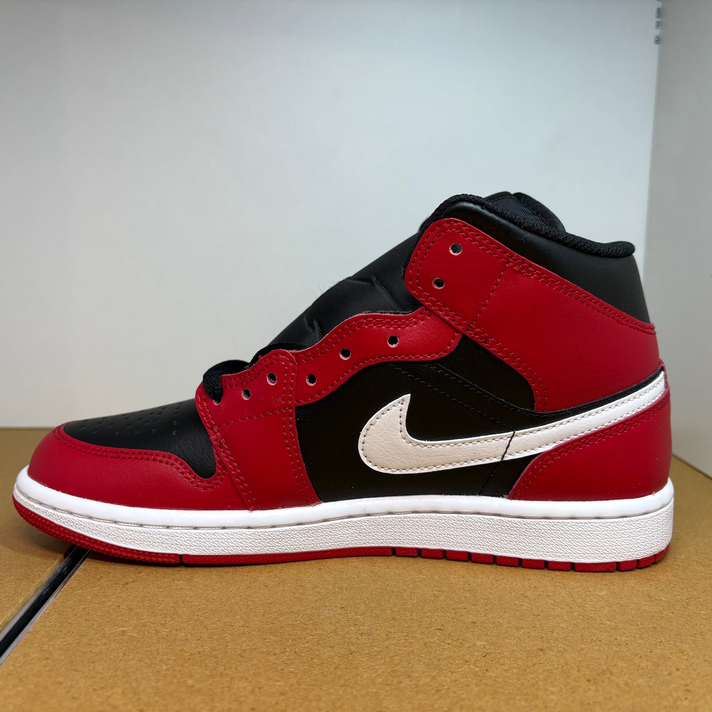 Jordan 1 Mid Air Gym Sneaker DQ8426-061 - mit Box OHNE Deckel