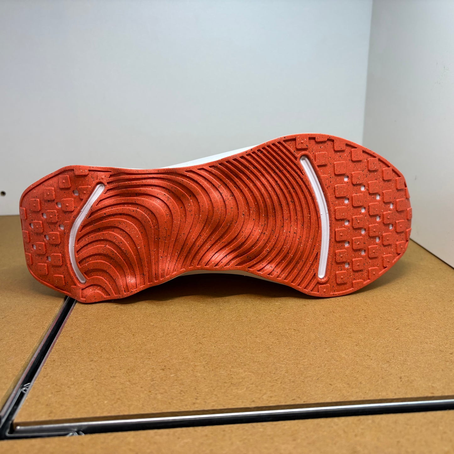NIKE Motiva Laufschuh DV1238-109 - mit Box OHNE Deckel