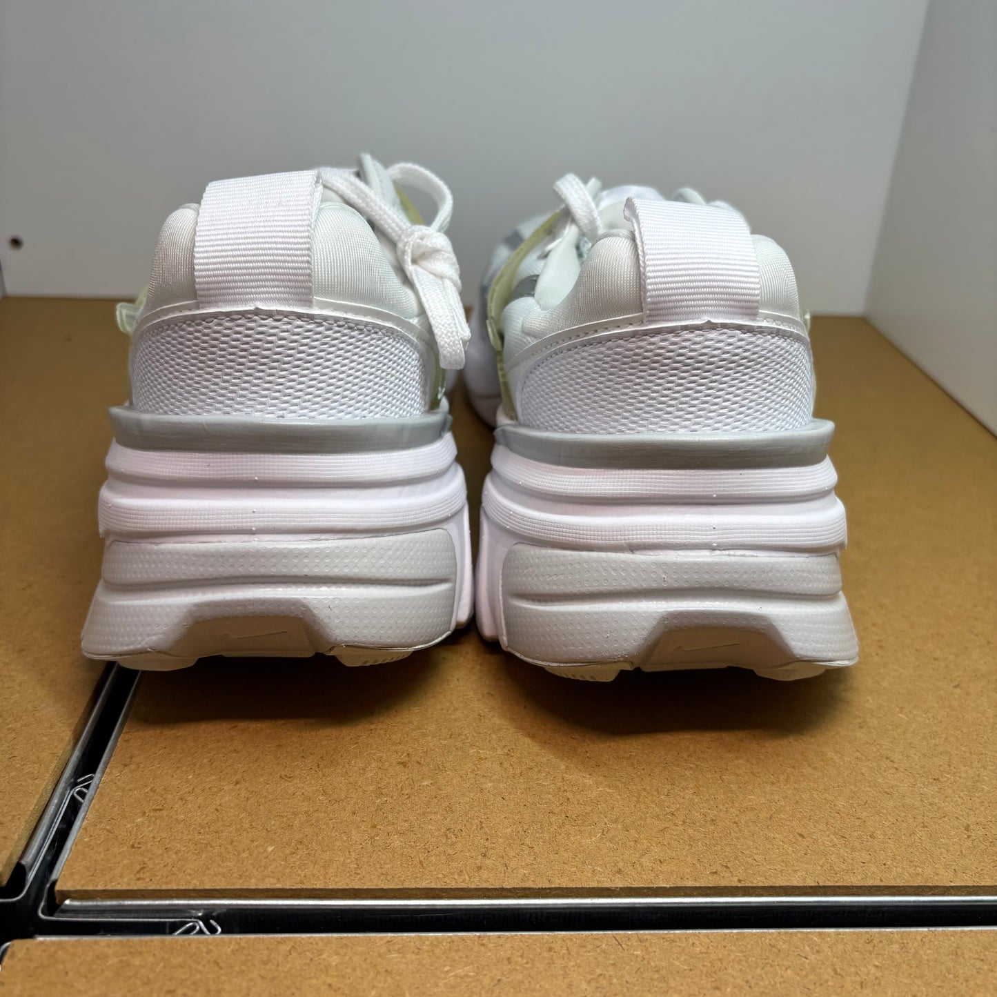 NIKE V2K Run Sneaker FD0736-104 - mit Box OHNE Deckel