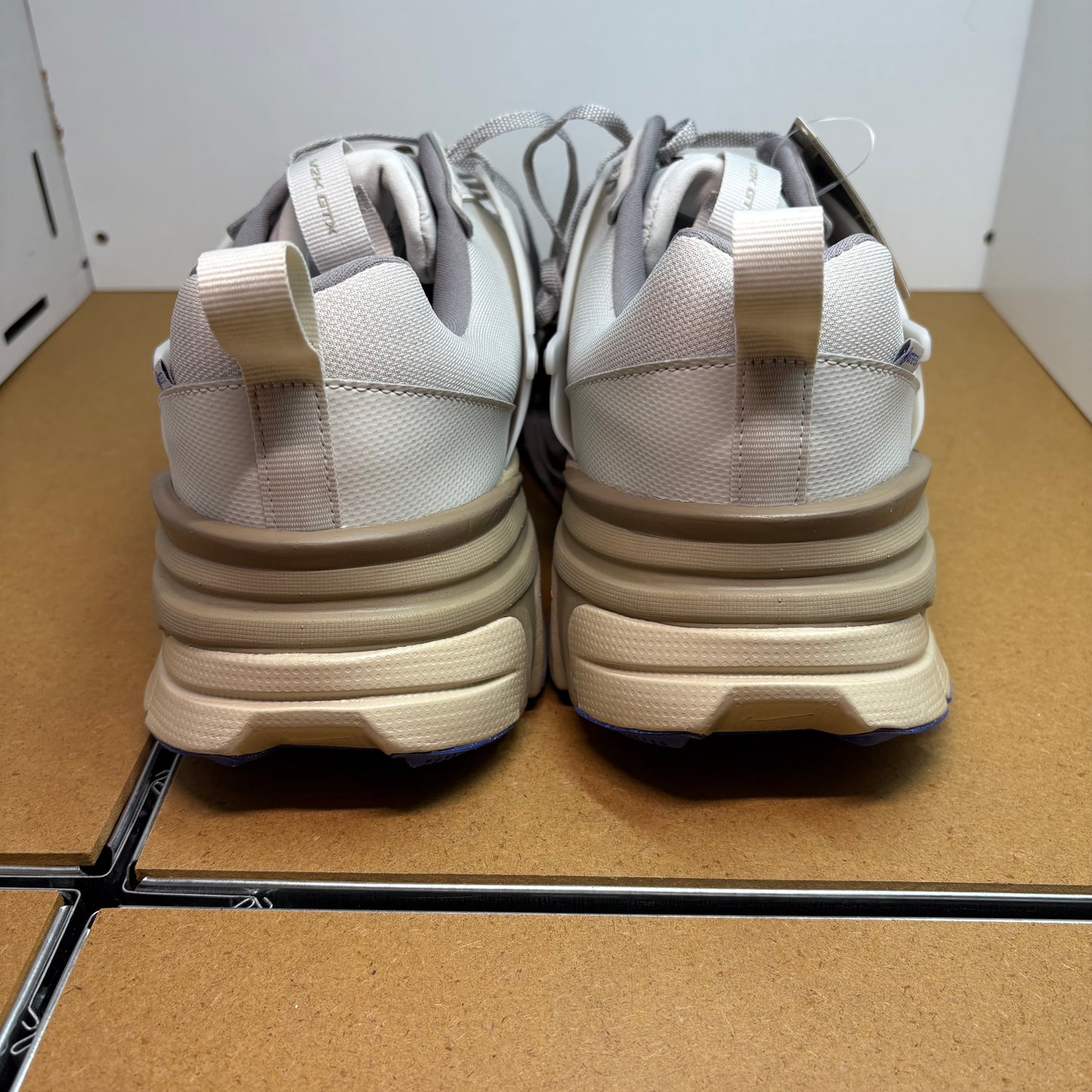 NIKE V2K Run Gore TEX GTX Light Bone Sneaker FZ2622-002 - mit Box OHNE Deckel