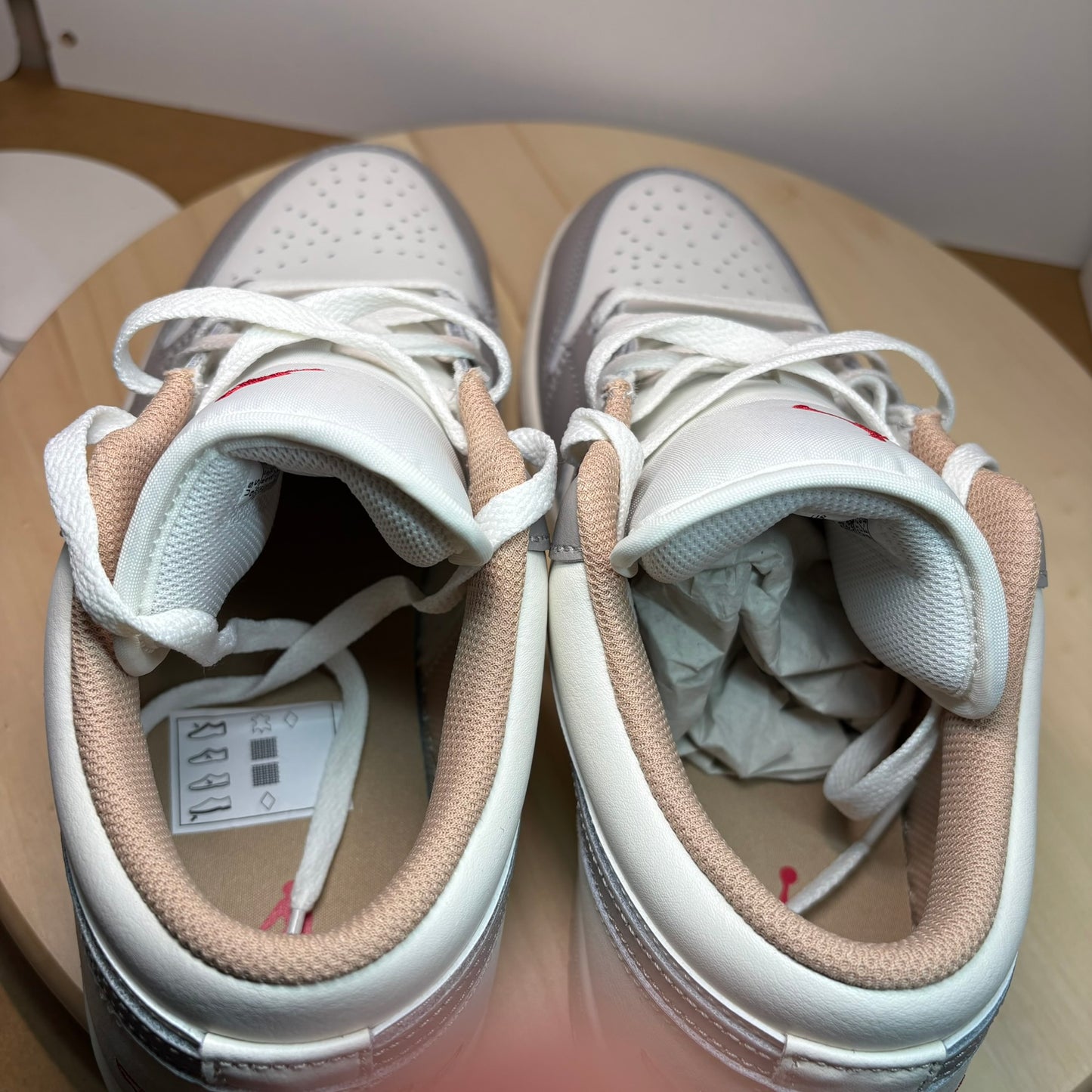 Jordan 1 Low Sail College Grey Rattan Sneaker 553558-169 - mit Box OHNE Deckel