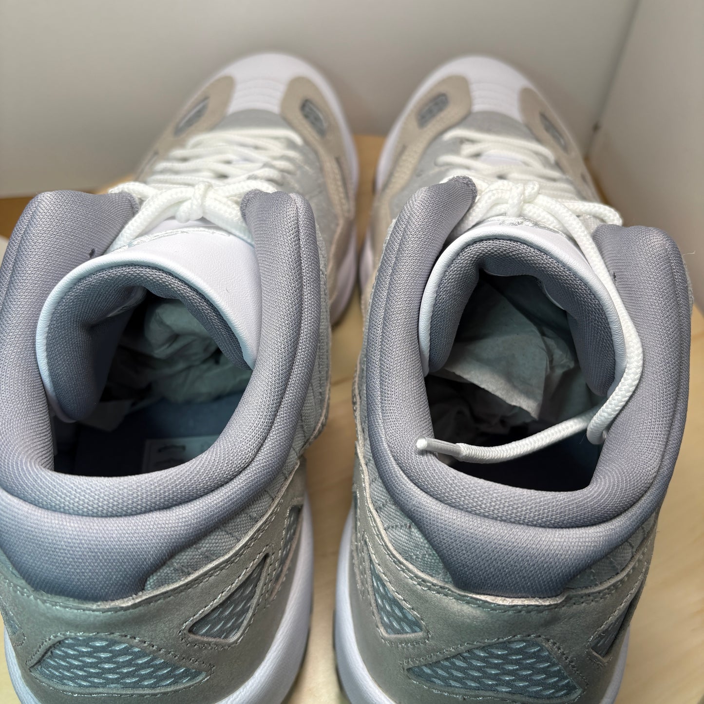 Jordan 11 Retro Low IE Light Orewood Sneaker 919712-102 - mit Box OHNE Deckel