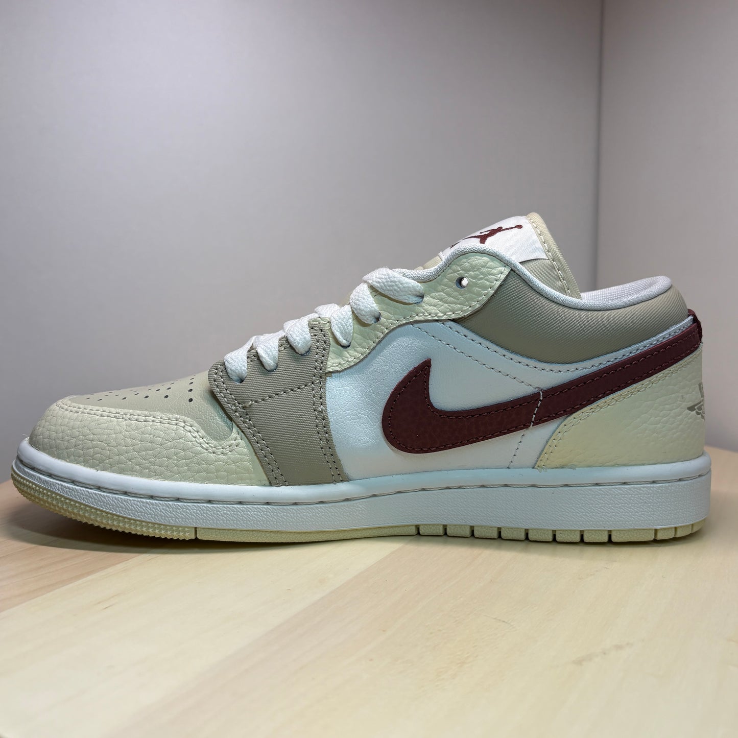Jordan 1 Low Air WMNS Sneaker HV6530-100 - mit Originalbox