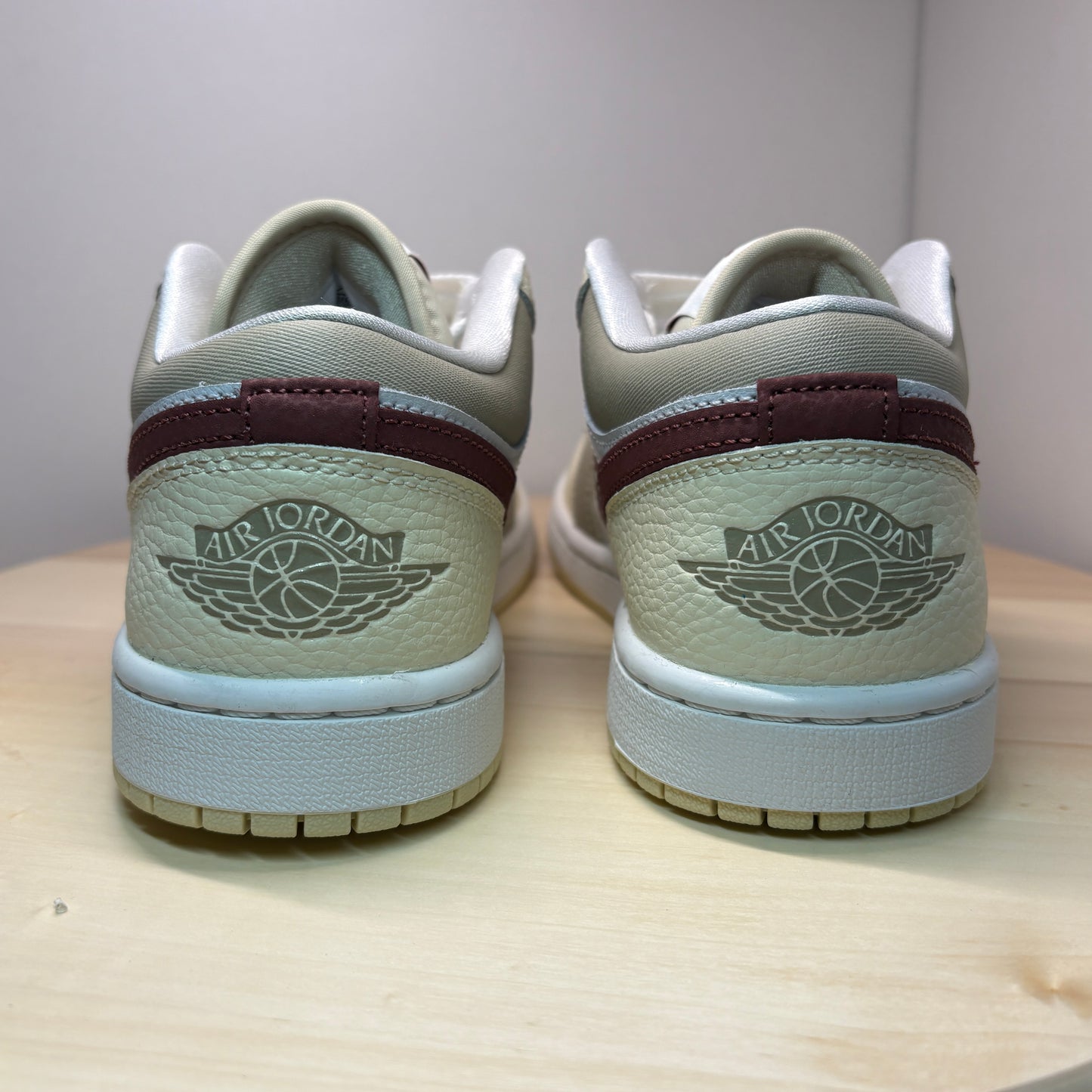 Jordan 1 Low Air WMNS Sneaker HV6530-100 - mit Originalbox