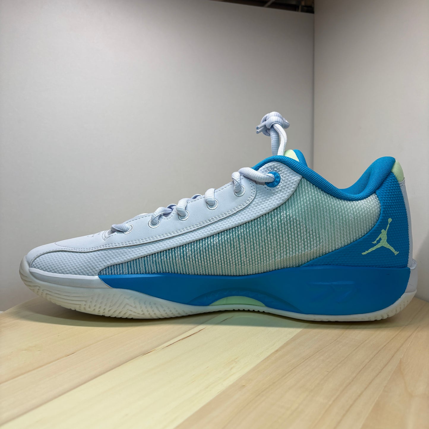 Jordan Luka .77 Sneaker HF0806-002 - mit Box OHNE Deckel