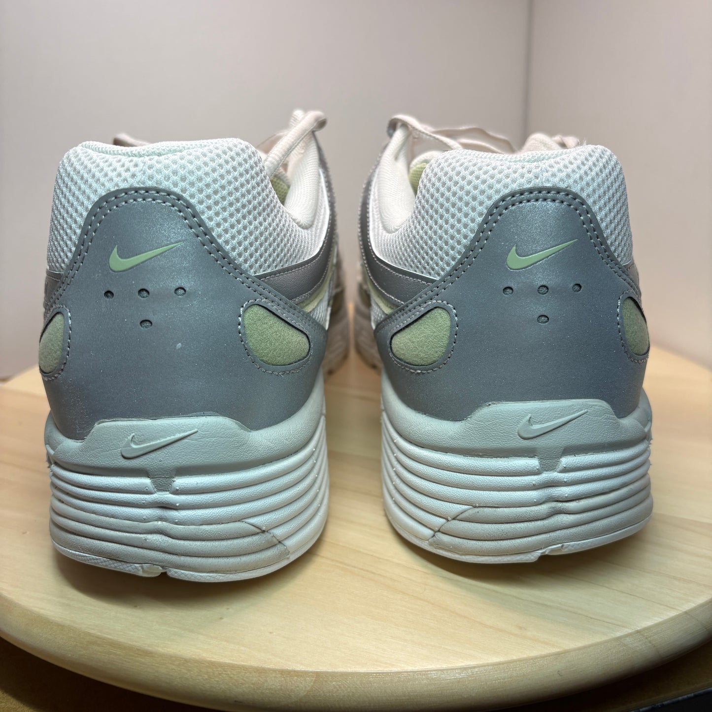 NIKE P 6000 Phantom Light Army Sneaker IB3485-001 - mit Box OHNE Deckel