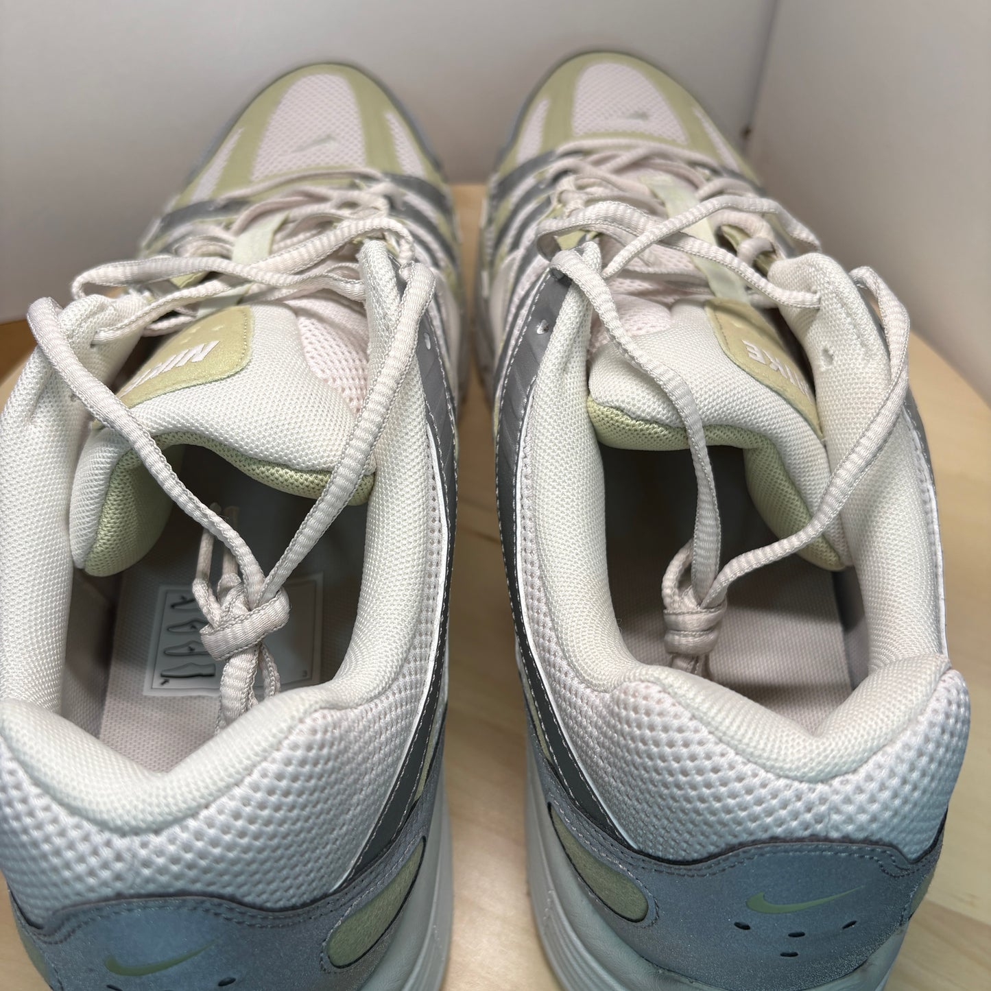 NIKE P 6000 Phantom Light Army Sneaker IB3485-001 - mit Box OHNE Deckel