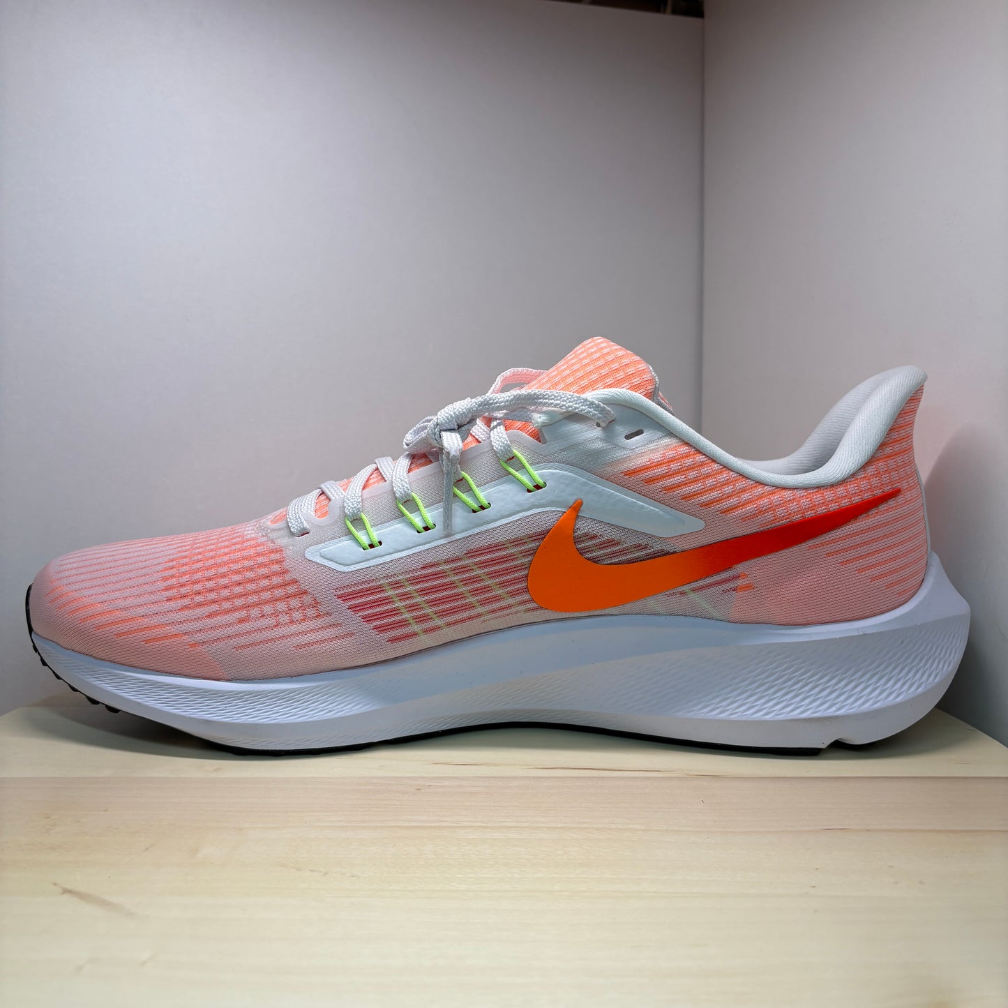 NIKE Air Zoom Pegasus 39 Laufschuh DH4071-102 - mit Box OHNE Deckel