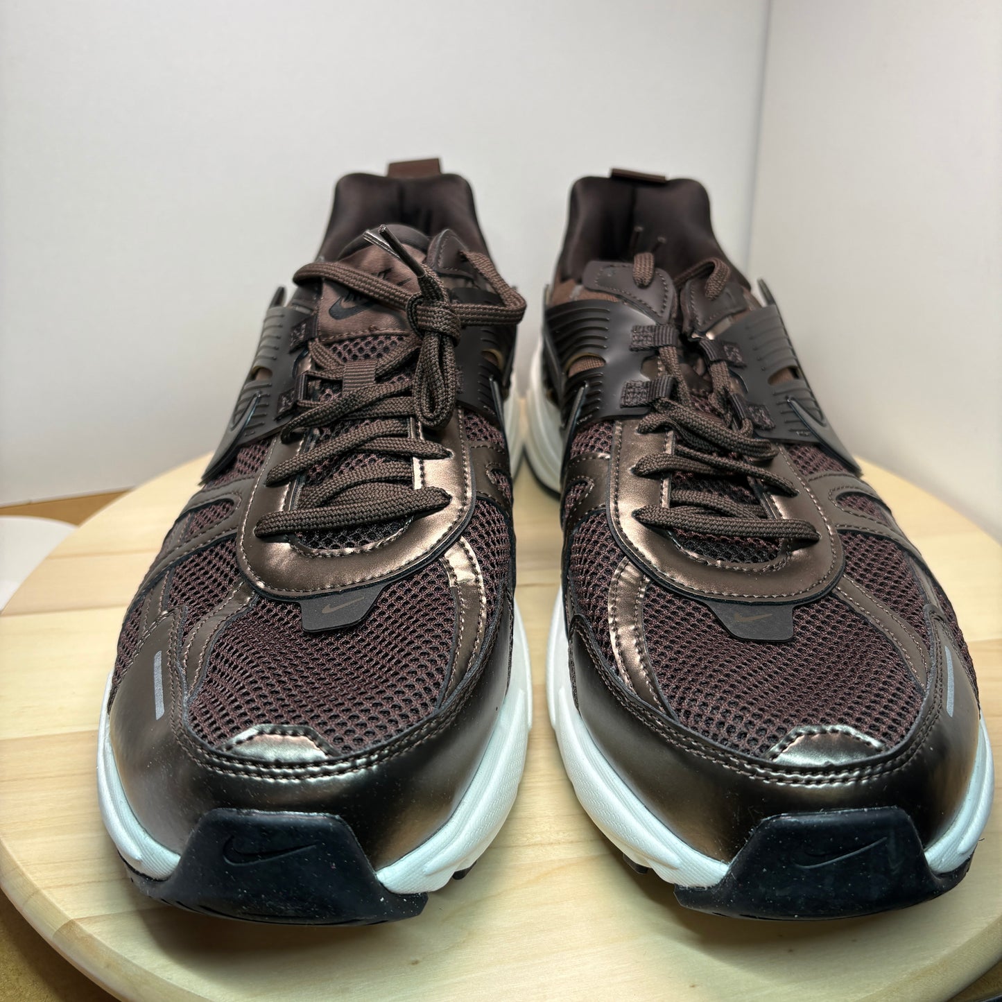 NIKE V2K Run Velvet Baroque Sneaker HJ4497-200 - mit Box OHNE Deckel