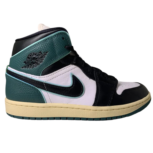 Jordan Damen Sneaker FQ7818-100 Außenansicht 