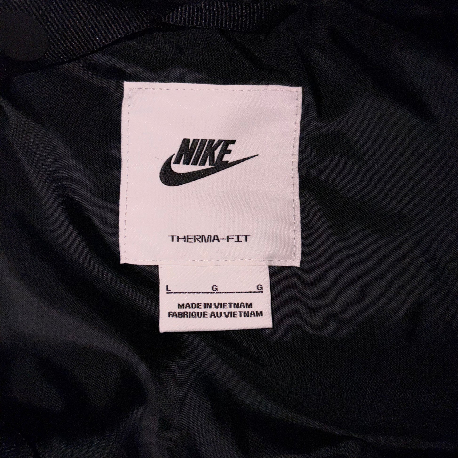 NIKE Damen Winterjacke DH4079-010 L Label