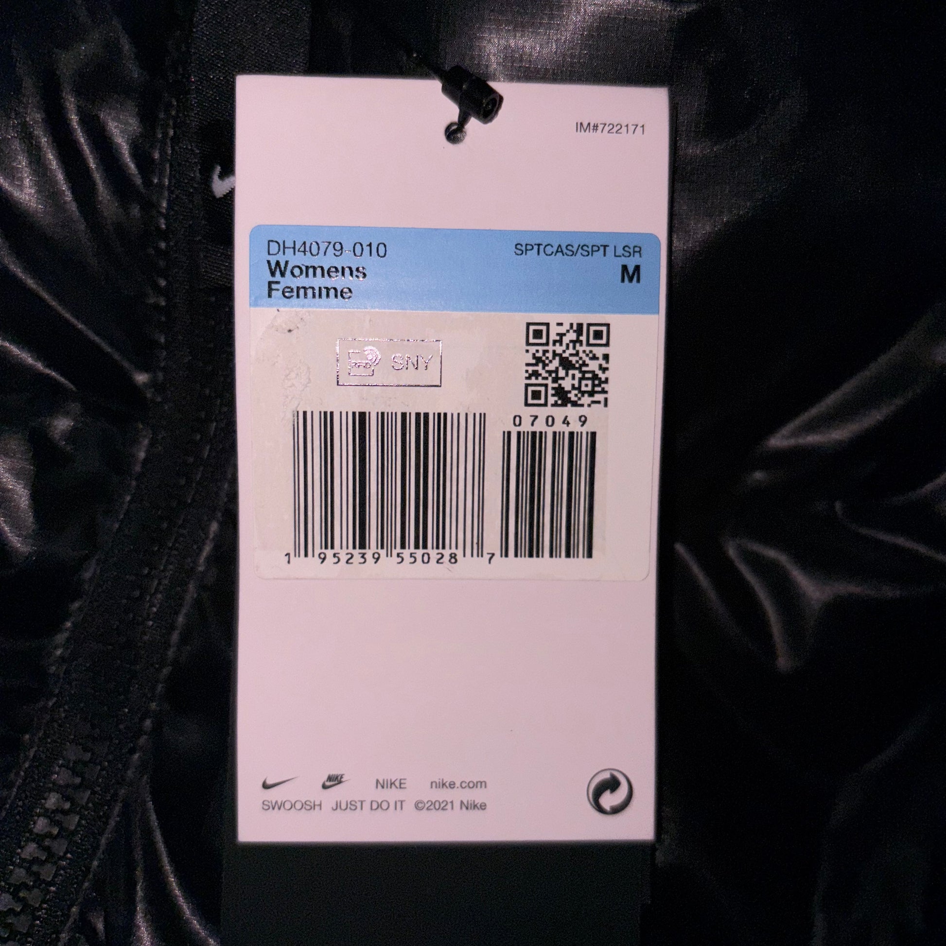 NIKE Damen Winterjacke DH4079-010 M Etikett