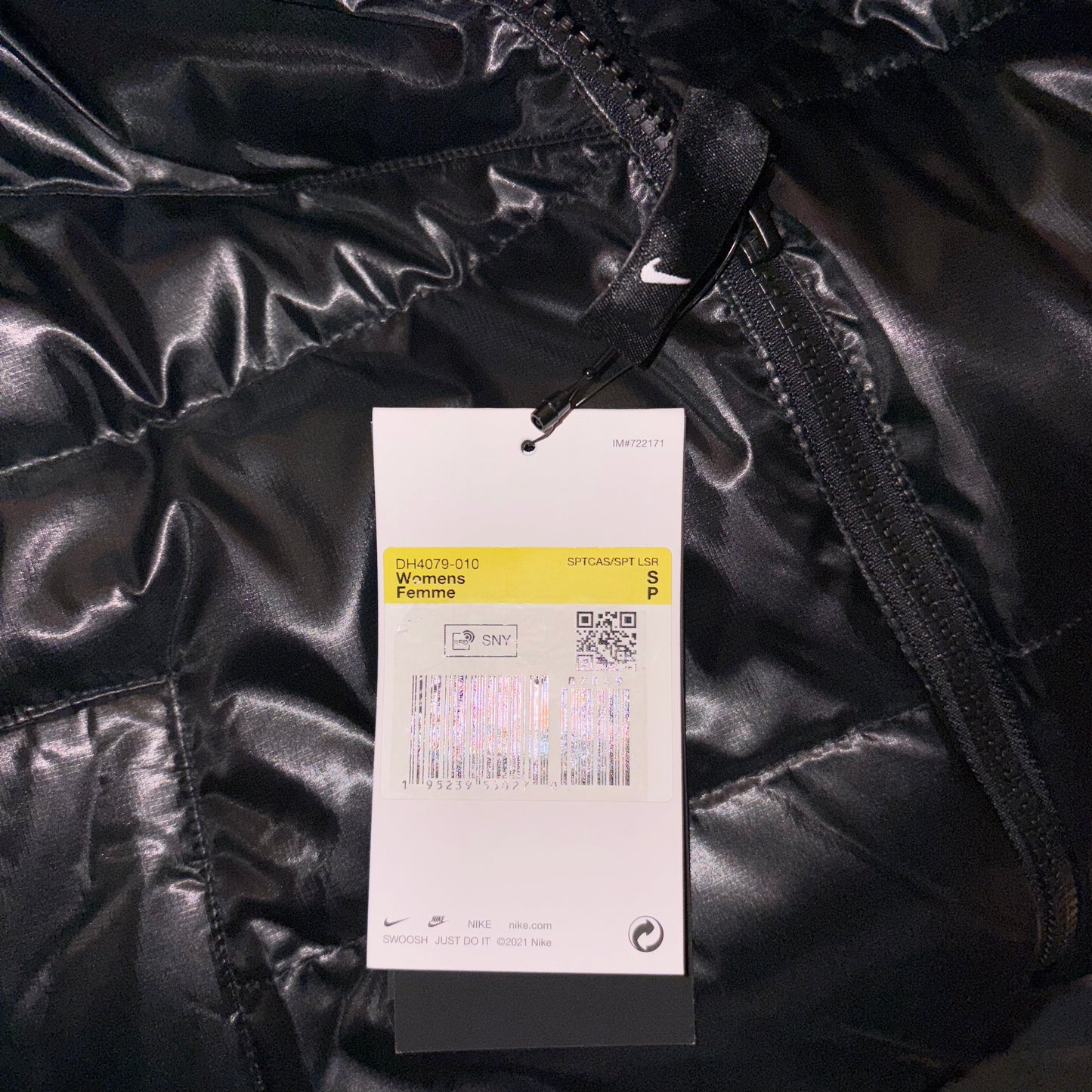 NIKE Damen Winterjacke DH4079-010 S Etikett