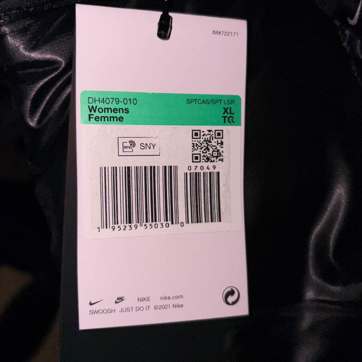 NIKE Damen Winterjacke DH4079-010 XL Etikett