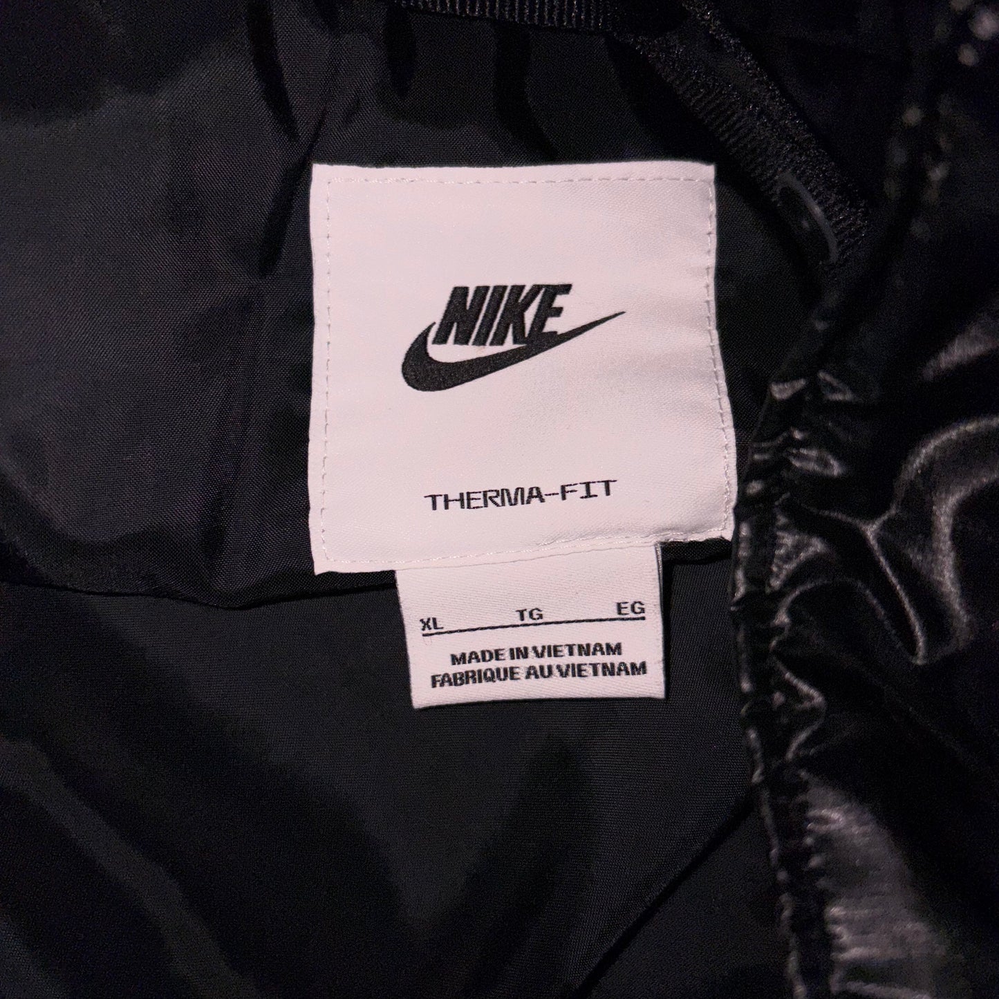 NIKE Damen Winterjacke DH4079-010 XL Label