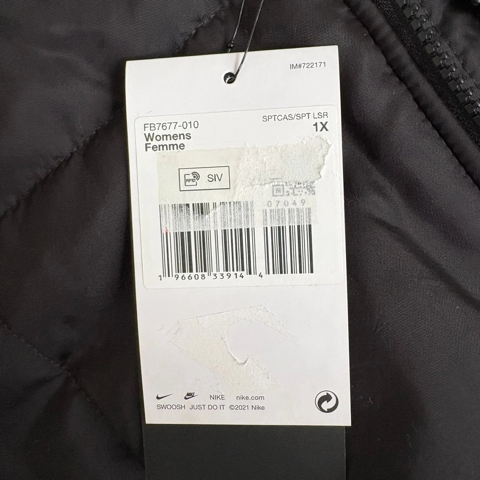 NIKE Damen Winterjacke FB7677-010 XL Etikett