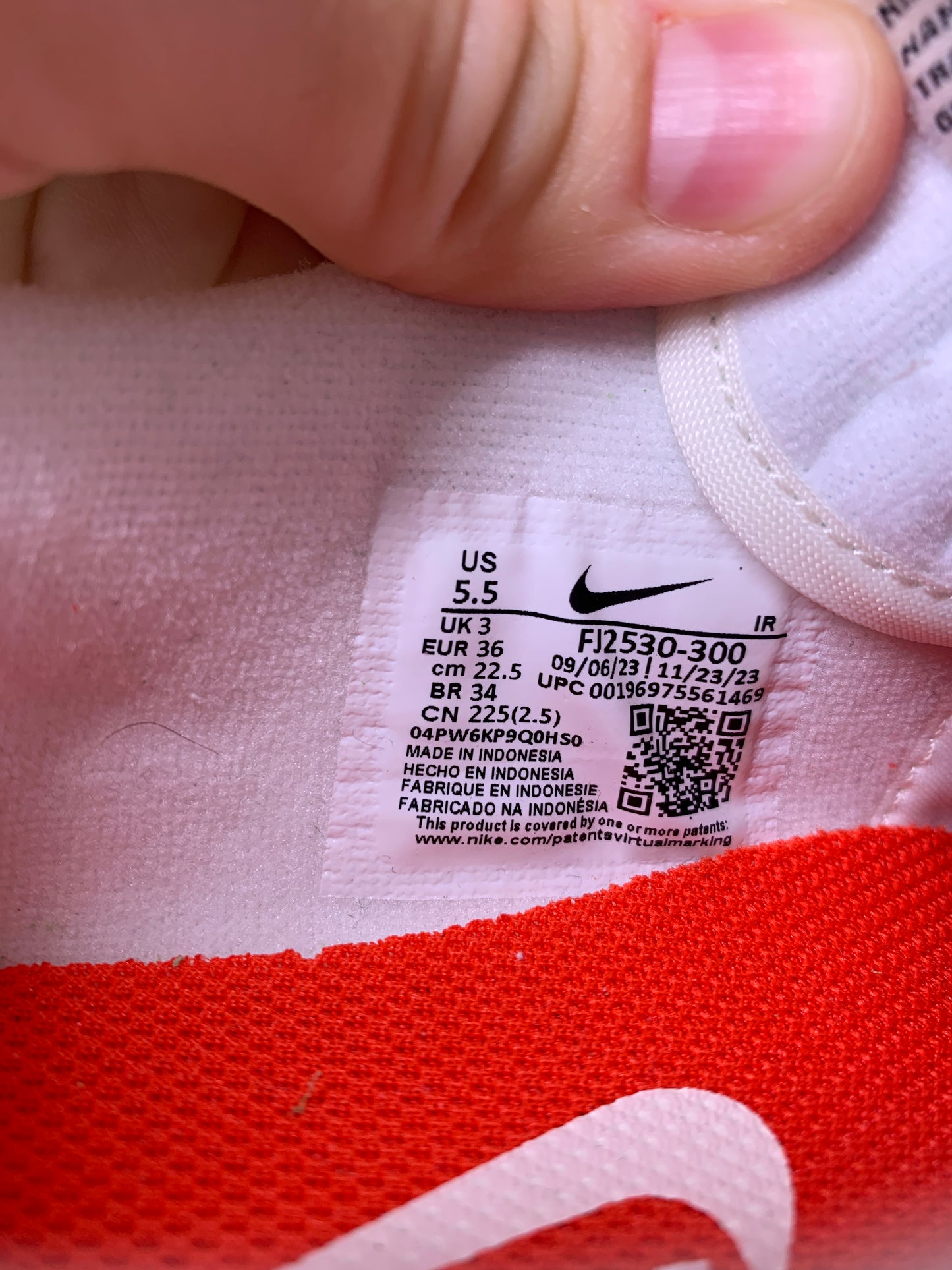 NIKE Damen Sneaker FJ2530-300 36 Logo Label Detail