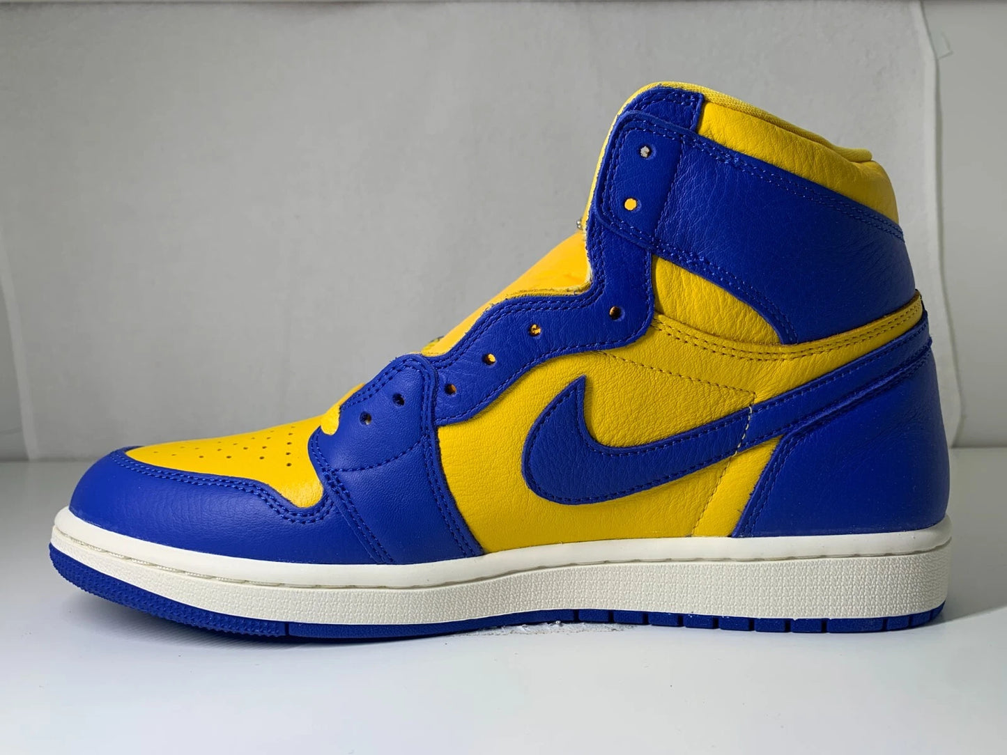 Jordan 1 Retro hoch OG Reverse Laney Damen Sneaker FD2596-700 - mit Box OHNE Deckel