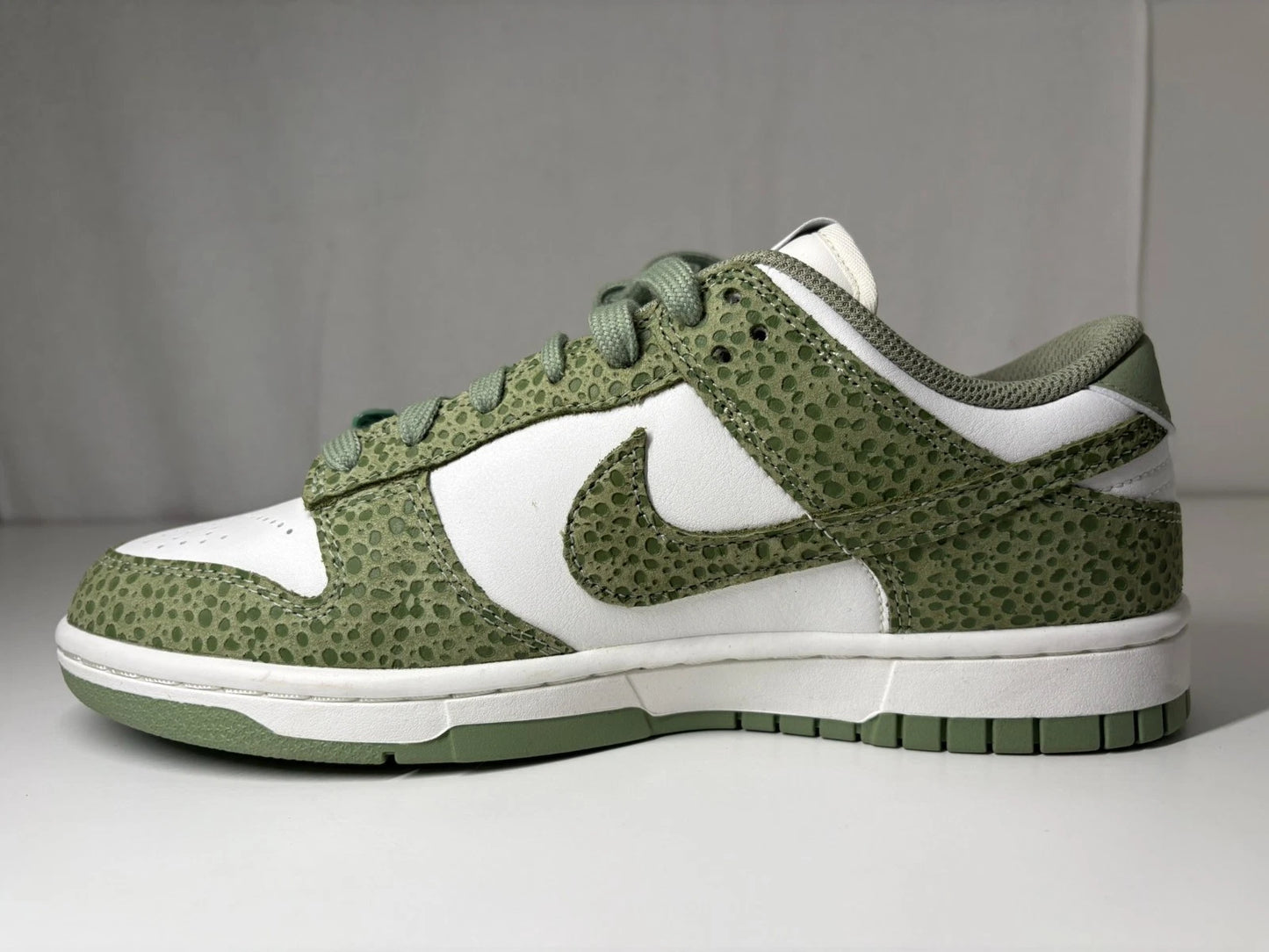 NIKE Dunk Low Safari Oil Grün Damen Sneaker FV6516-300 - mit Box OHNE Deckel