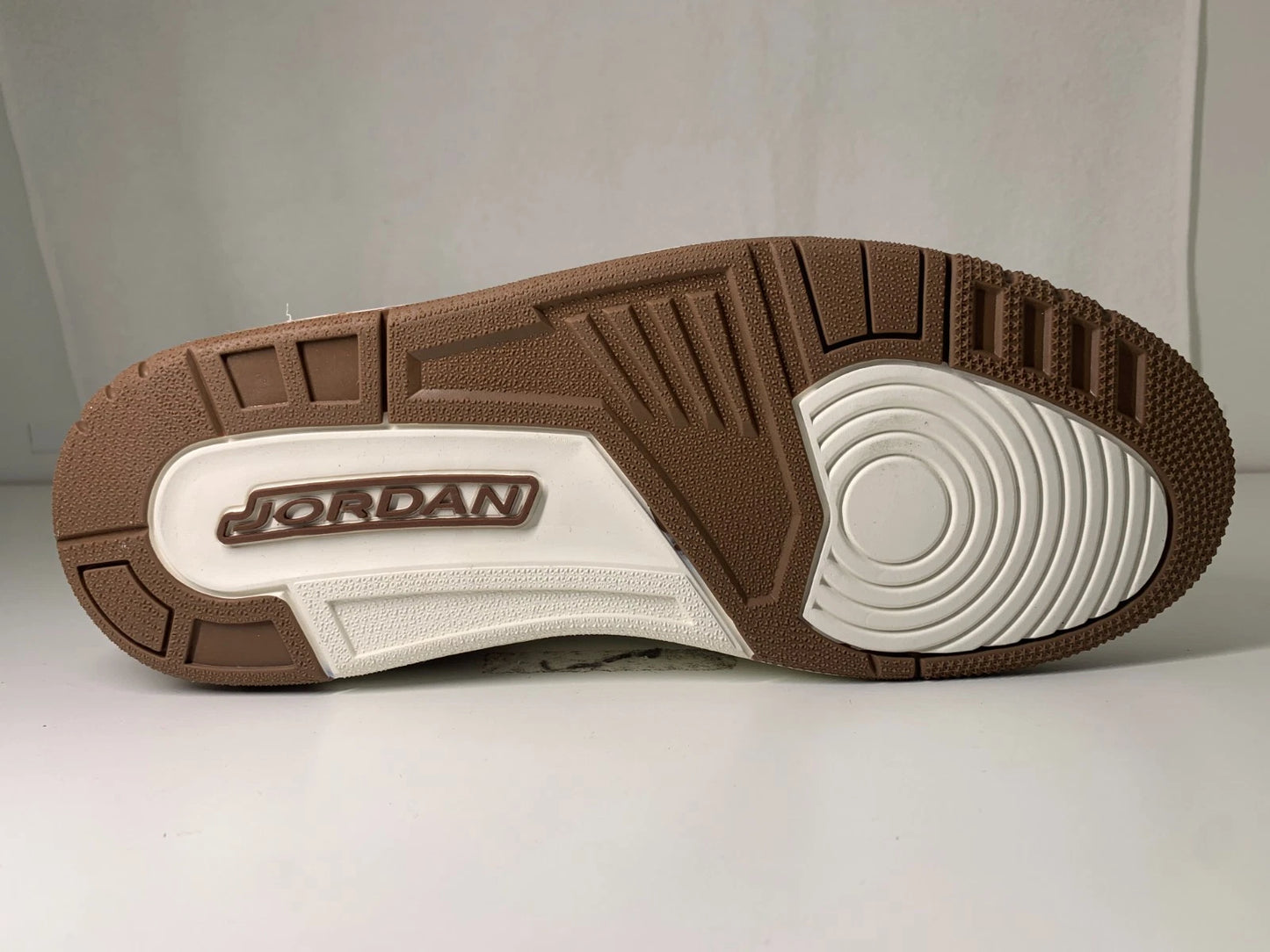 Jordan Legacy 312 Low Weiß Archaeo Braun Sneaker FQ7827-100 - mit Box OHNE Deckel
