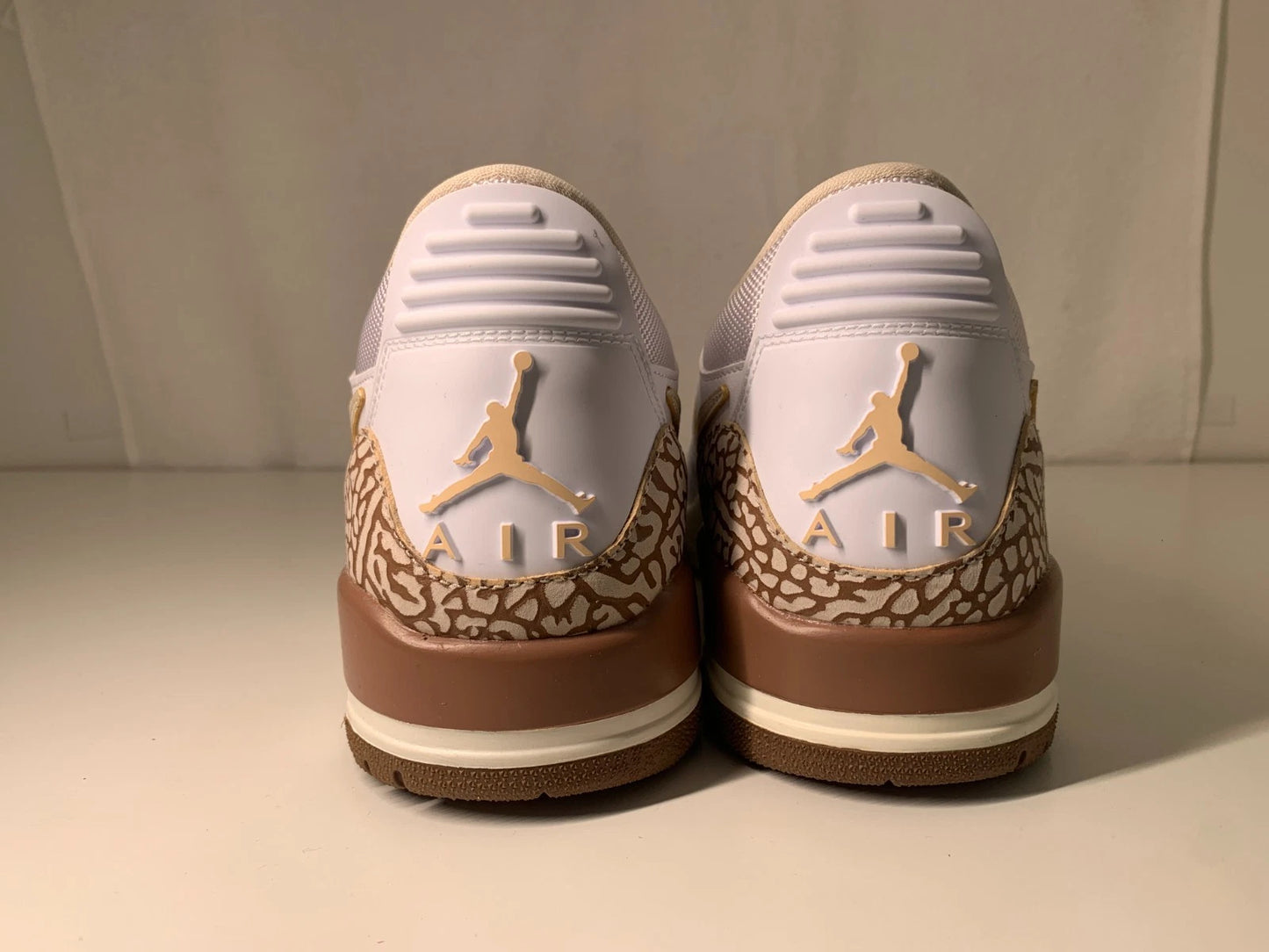 Jordan Legacy 312 Low Weiß Archaeo Braun Sneaker FQ7827-100 - mit Box OHNE Deckel