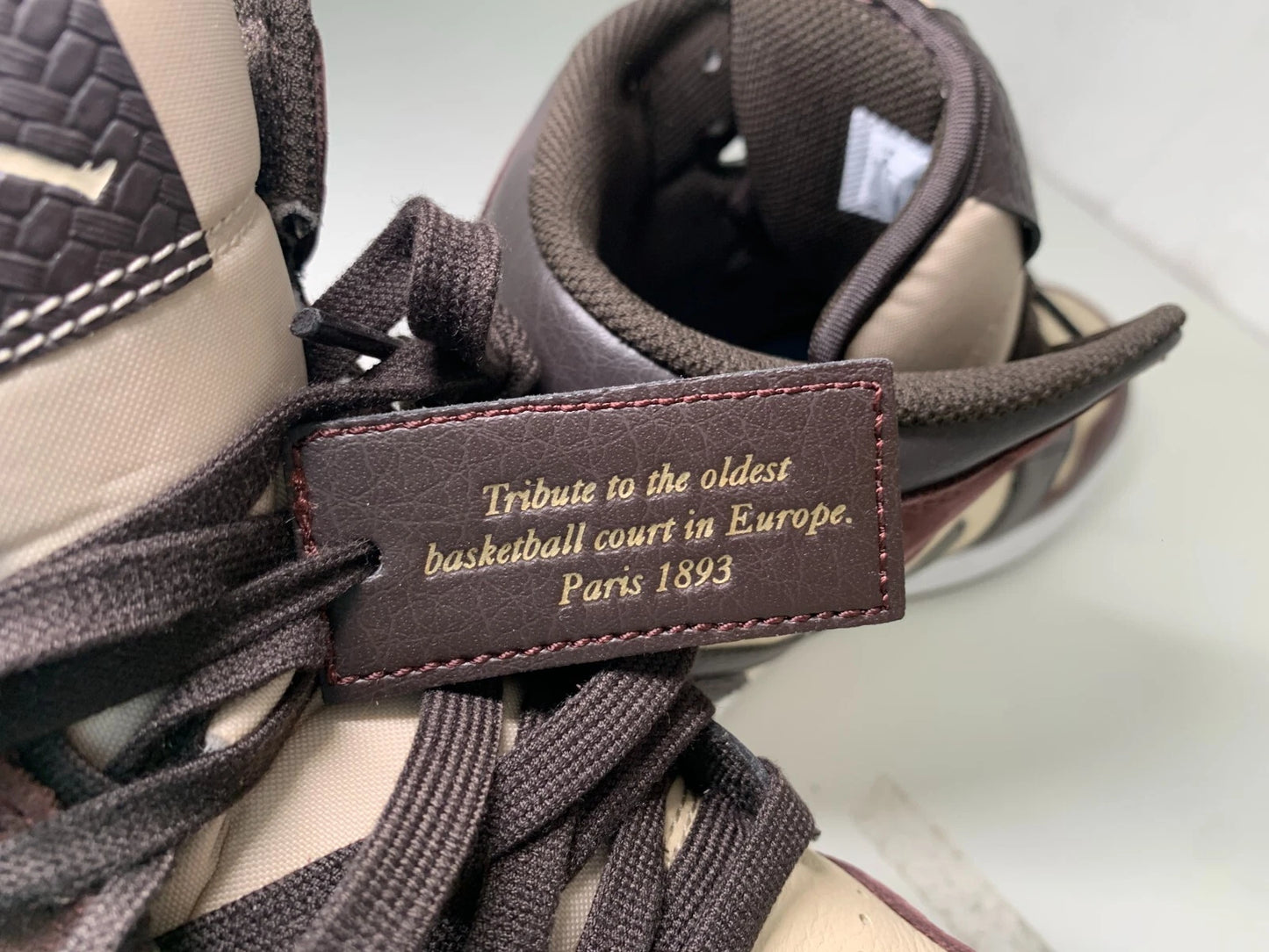 Jordan 1 mittelhoch SE Paris YMCA Herren Sneaker FZ4359-200 - mit Box OHNE Deckel