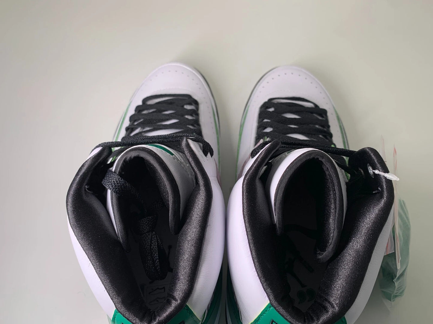 Jordan 2 "Wings" Herren Sneaker DZ7391-103 - mit Box OHNE Deckel