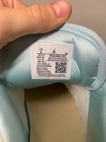 Jordan 1 Low SE Sanddrift Glacier Blue Damen Sneaker HQ3440-101 - mit Box OHNE Deckel