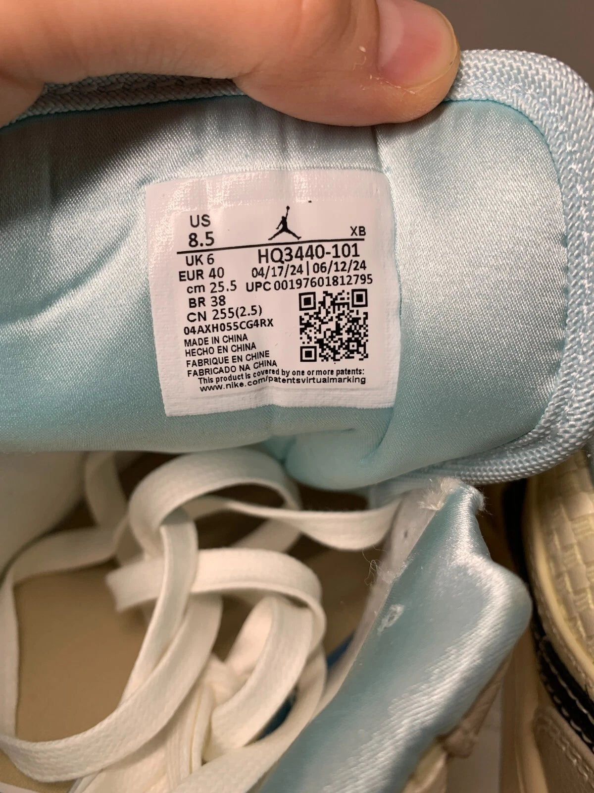 Jordan 1 Low SE Sanddrift Glacier Blue Damen Sneaker HQ3440-101 - mit Box OHNE Deckel