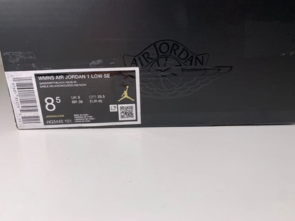 Jordan 1 Low SE Sanddrift Glacier Blue Damen Sneaker HQ3440-101 - mit Box OHNE Deckel